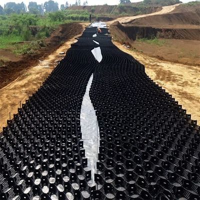 1000-1420N / 10CM 皮抜き強度 HDPE 地質電池 砂岩のドライブウェイ