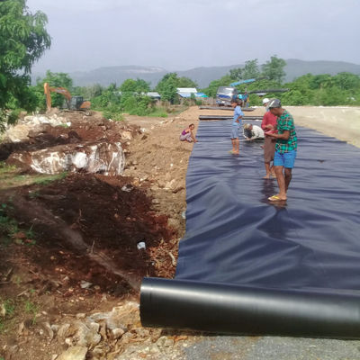 1.5mm 2mm 40 Mil 厚さのHdpe 地膜 タイの産業用坑池敷設用