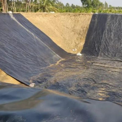 工業設計様式 白色 HDPE 地膜 ラインナー 埋立地処理の収納用