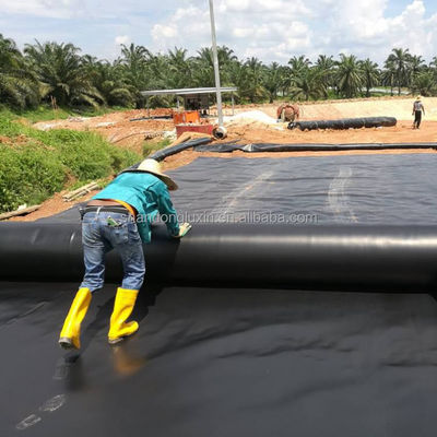1m-8m 幅の工業用 HDPE 地膜 防水型 人工 湖 タンク ダム 敷き布団