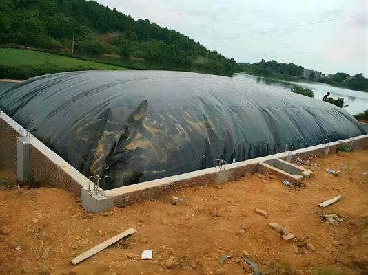 滑らかな地膜 HDPE 池のライン 1mm 2mm 防パンクトル 抗破 UV 抵抗