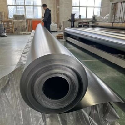 ASTM GRI-GM13 標準 黒色 HDPE ランドリーや魚池用 滑らかな地膜