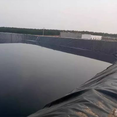 ASTM GRI-GM13 標準 黒色 HDPE ランドリーや魚池用 滑らかな地膜