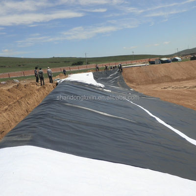 滑らかな表面 2mm PE 地膜ラインナー 鉱山および他の産業用用途