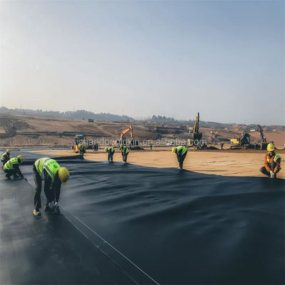 LLDPE貯水池ライン 1.5mm プラスチックダム HDPE 地膜シート 50-200m 長さ