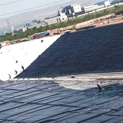 鉱山産業における円形タンクとダムのための二重滑らかな表面1mm HDPEジオメムラン