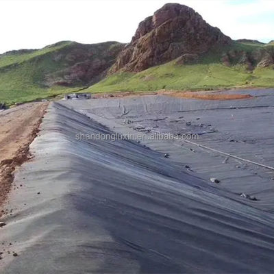 1.5mm HDPE ジオメムラン ゴミ捨てラインナー 工業デザインスタイルと白色