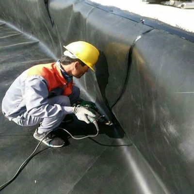 1mm-2mm 厚さの防水HDPE地膜 人工湖のタンク ダムの壁面