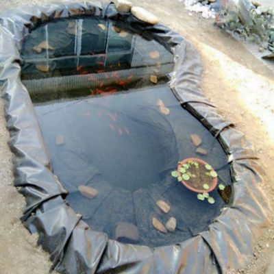 0.5mm 1mm HDPE 水貯蔵タンクのための滑らかな地膜 現代の設計 長さ50-200m