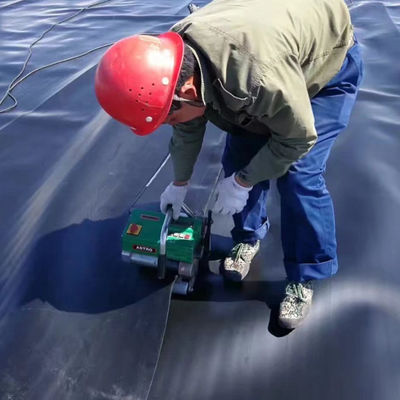 ASTM GRI-GM13 標準 HDPE 地膜シート 水産物 池の敷き布団 1m-8m 幅