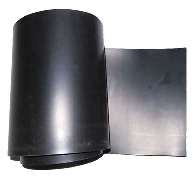 1.5mm 滑らかな黒色 HDPE 地膜 屋外環境用 魚の池 防水
